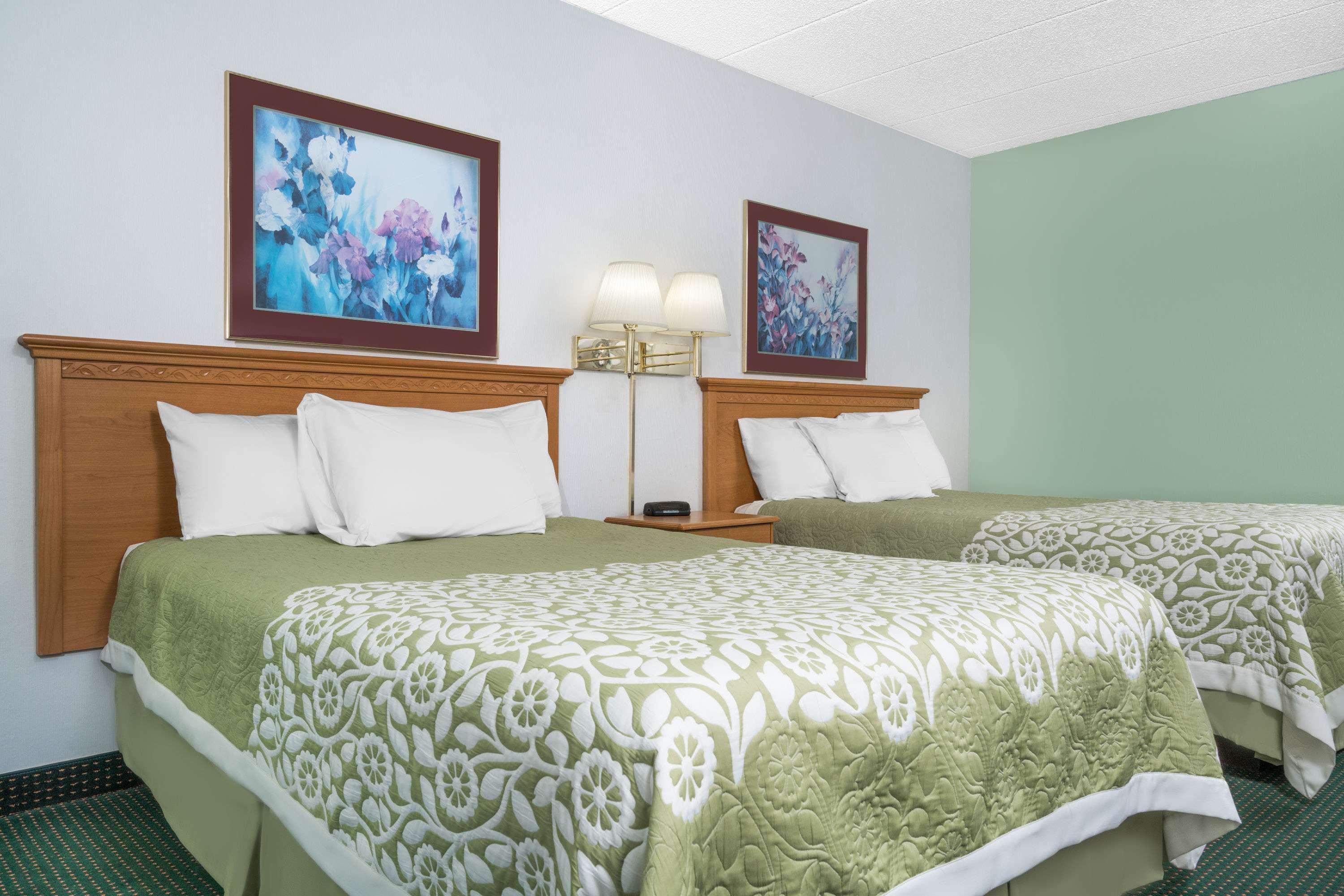 Days Inn By Wyndham St Cloud Сент-Клауд Экстерьер фото